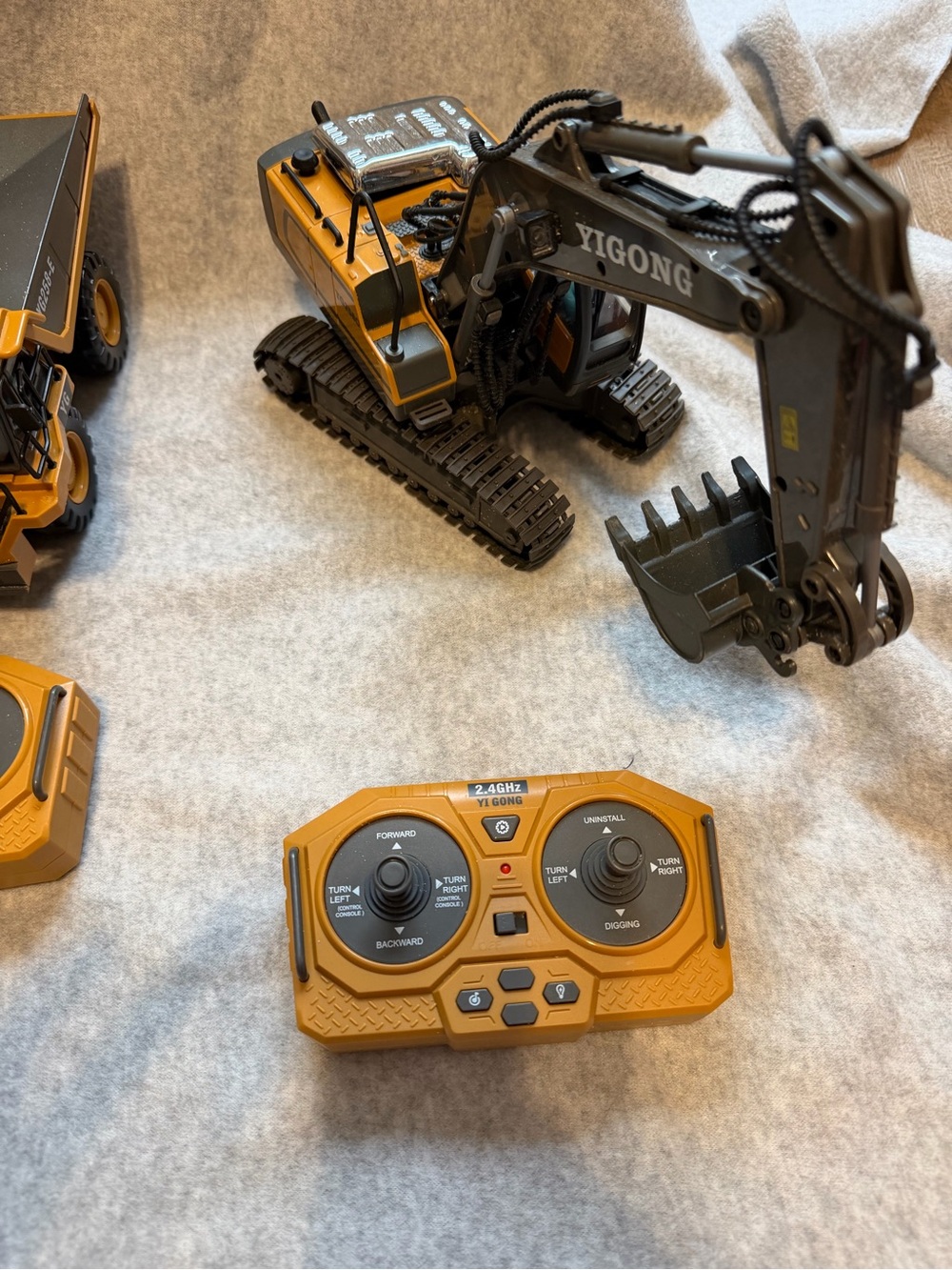Remote Control Vehicles - Picture 4 of 7